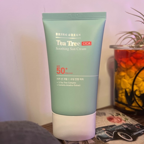 BRING GREEN Tea Tree CICA Soothing Sun Cream 50ml SPF 50+ new - Picture 2 of 4